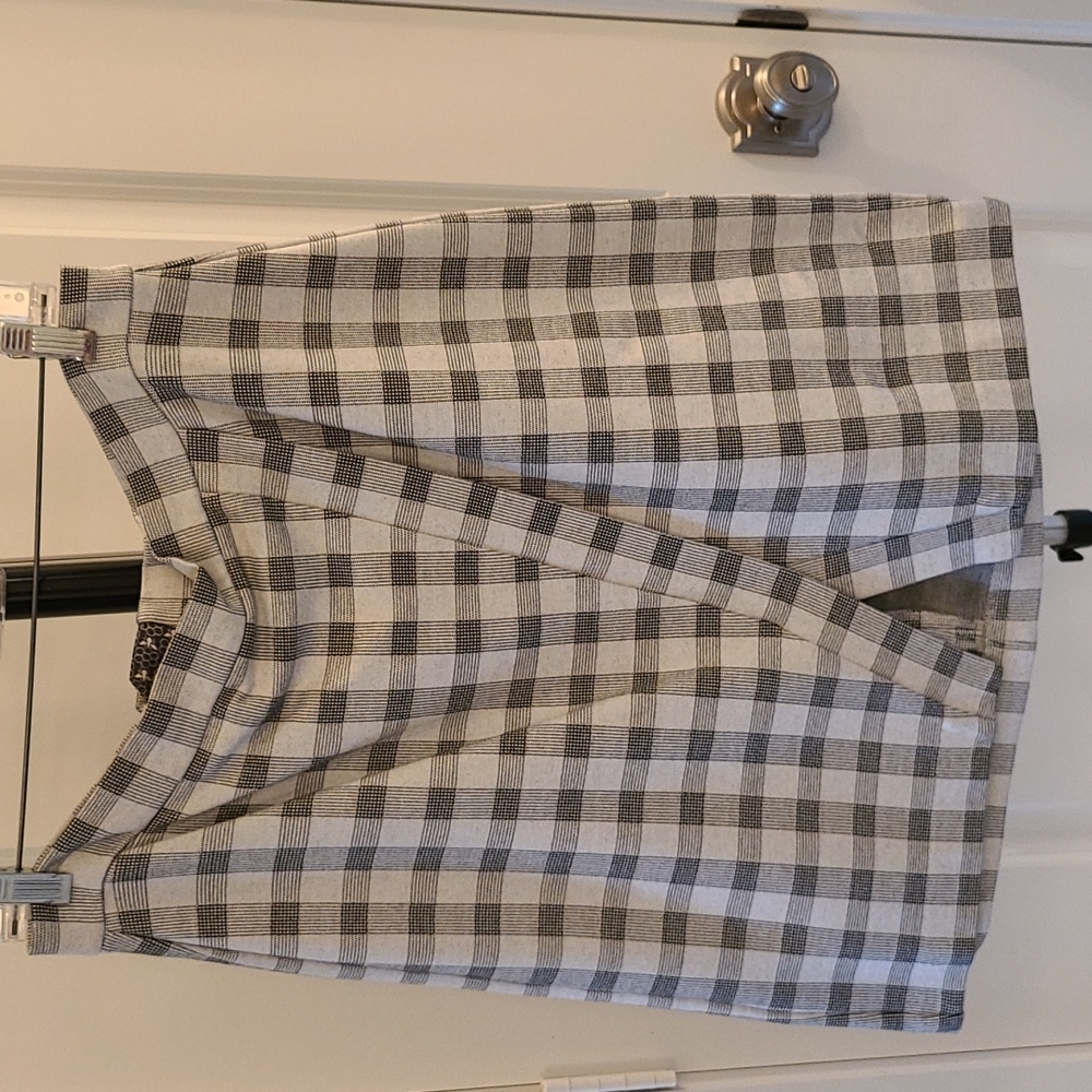 Cabi Black / Cream Skirt